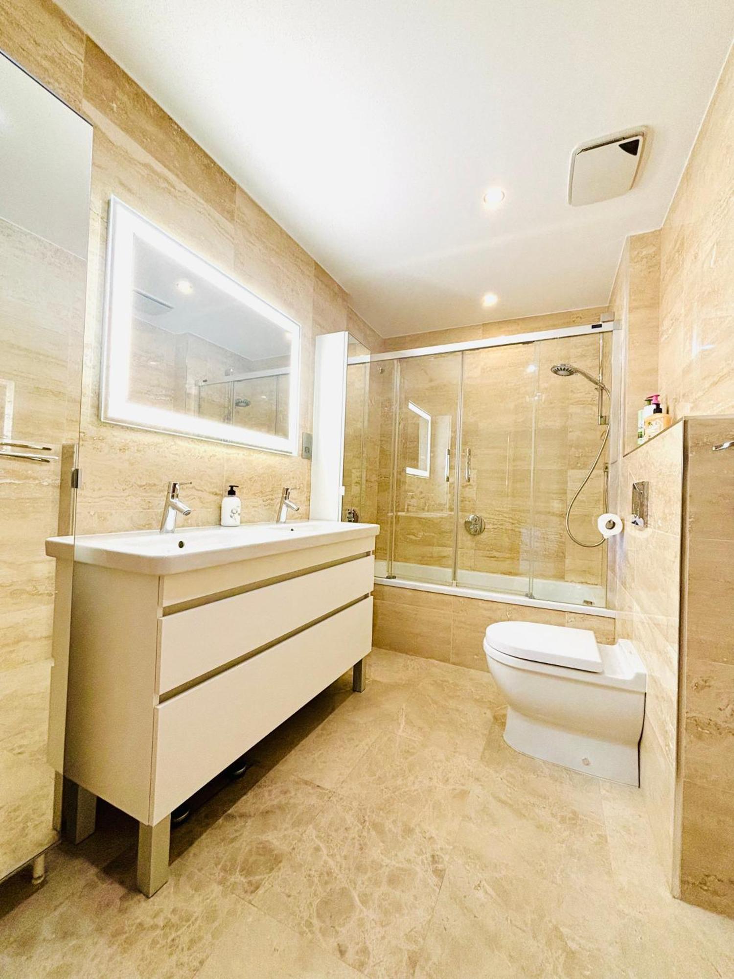 Ocean Village High Floor Luxury Modern Apartment Gibraltar Exterior foto